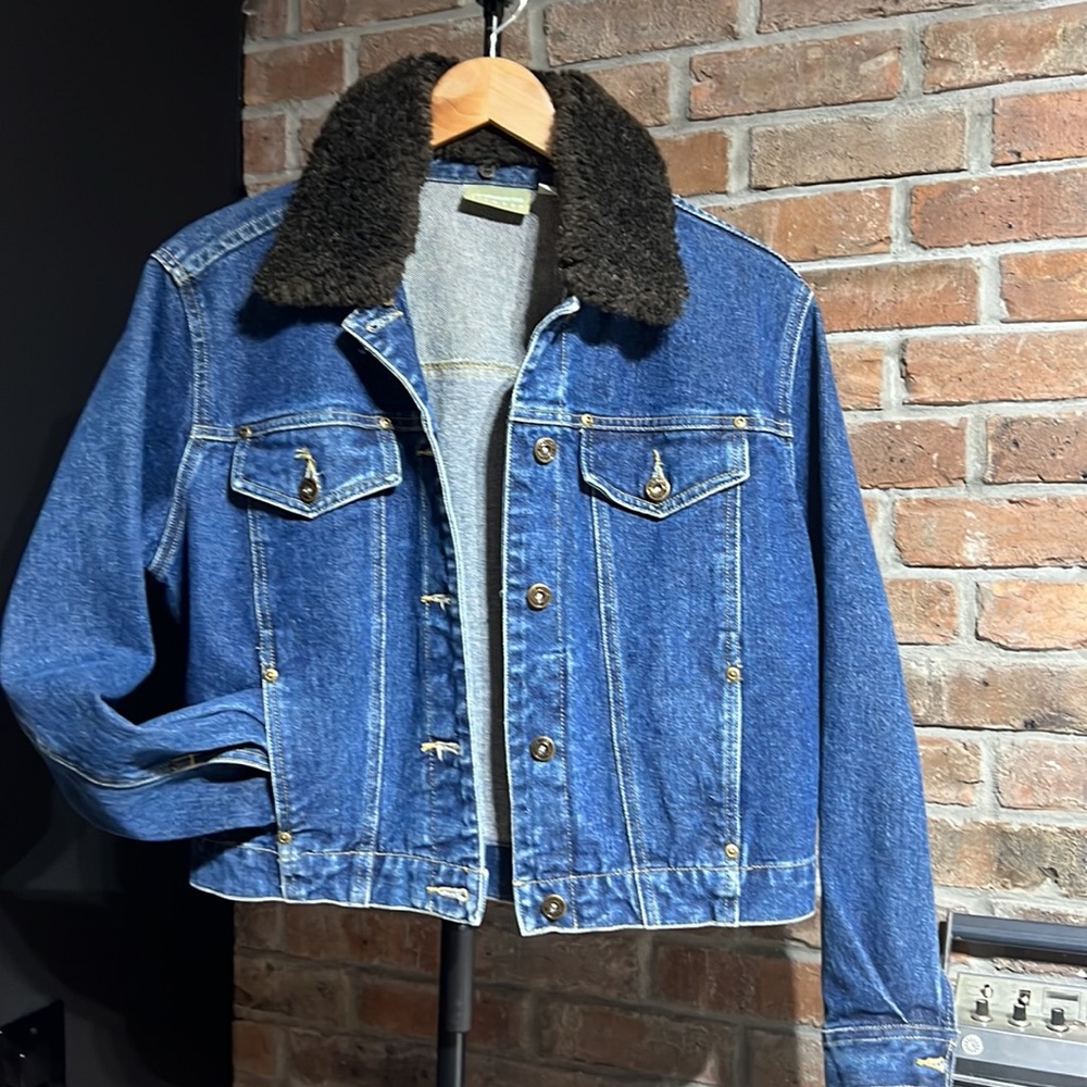 Vintage jean jacket with removable, Sherpa collar